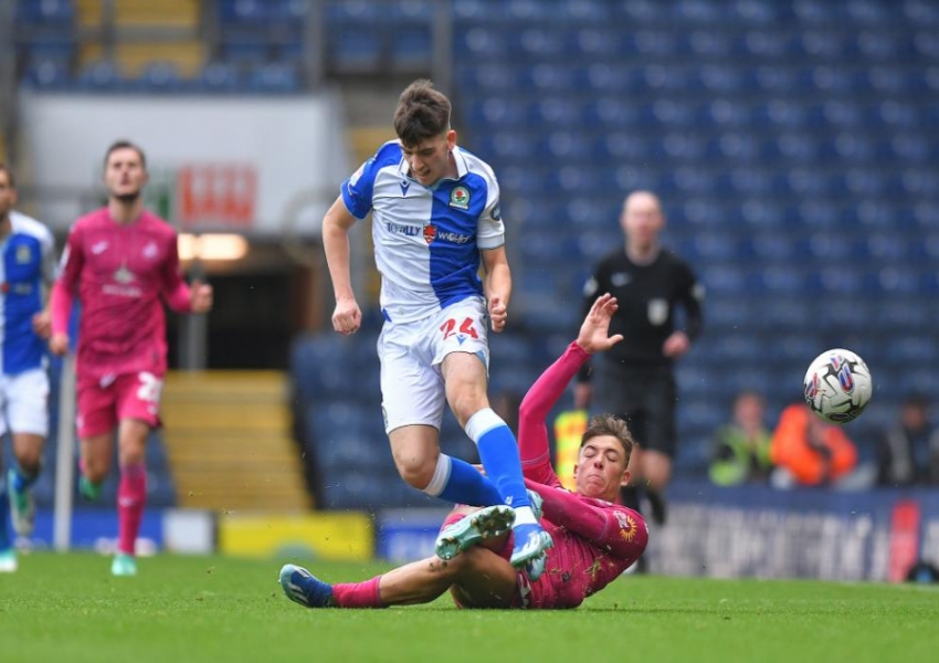 Carabao Cup Fourth Round: Chelsea Seeks European Qualification, Liverpool's B Team Dominates-1