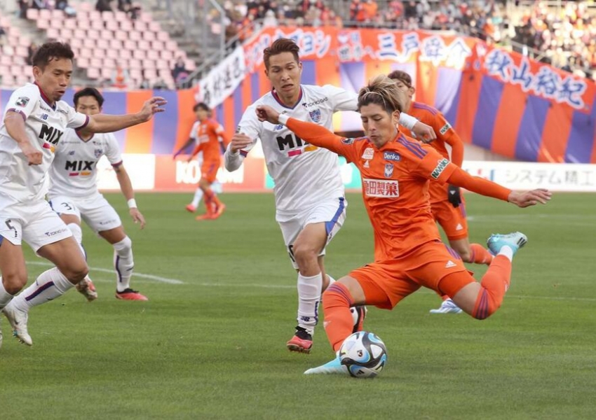 J1 League Round 33 Preview: Yokohama F. Marinos Face Uphill Battle for Title Defense, Kawasaki Frontale's Late-Season Firepower-1