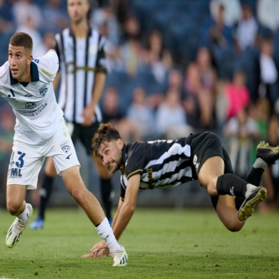 A-League Round 13: Macarthur and Brisbane Roar Battle in Midfield, Has Sydney FC Returned to Reality?