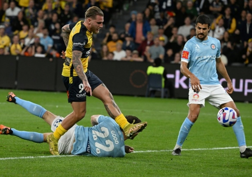 A-League Round 27: Hesitation Spells Defeat for Macarthur, Central Coast Mariners' Dominance Emerges-0