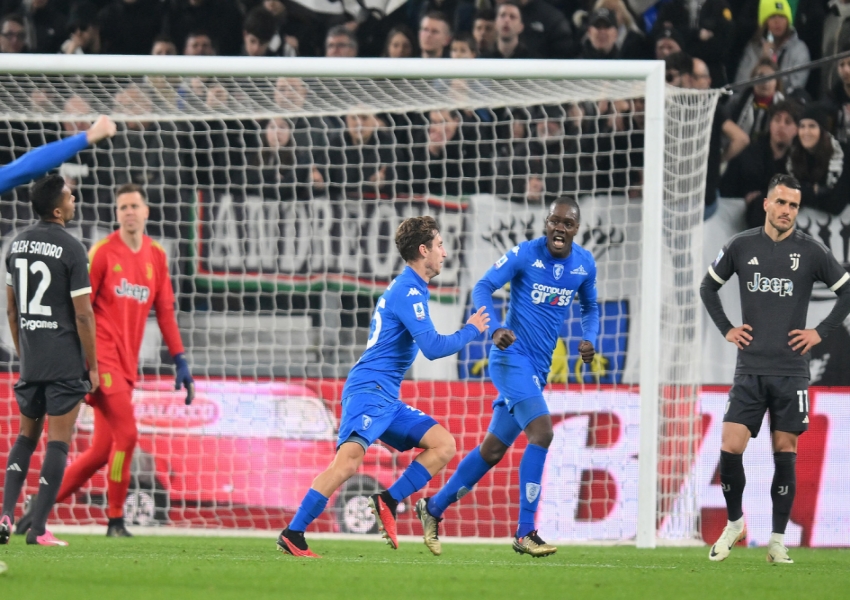 Inter Milan Star Rekindles Manchester United Era: A Football Phenomenon Chasing Career High Records-0