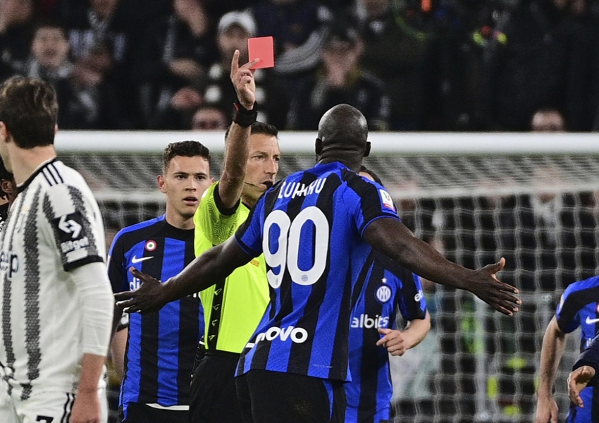 Inter Milan's Silent Response to Acerbi Controversy: Was It the Right Move?-2