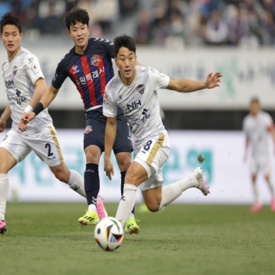 K-League Round 5: Pohang Steelers’ Striker Focuses on Link-Up Play, Jeonbuk Hyundai Seeks First Win