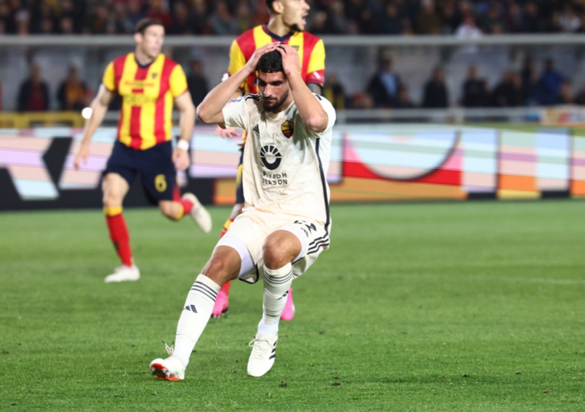 Serie A Round 31: AC Milan's Goalkeeper Haunted by Past, New Coaches Shine in Rome-1