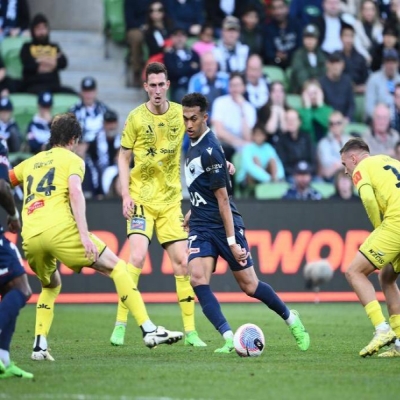 A-League Semi-Finals Round 2: Phoenix's Chance to Steal Victory? Sydney FC Holds on to Moral Victory