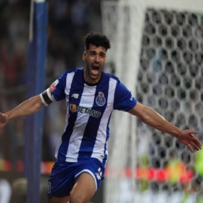 New Inter Signing's Tears Earn Praise Before Arrival, While Inter Rejects Manchester United Swap Deal Again