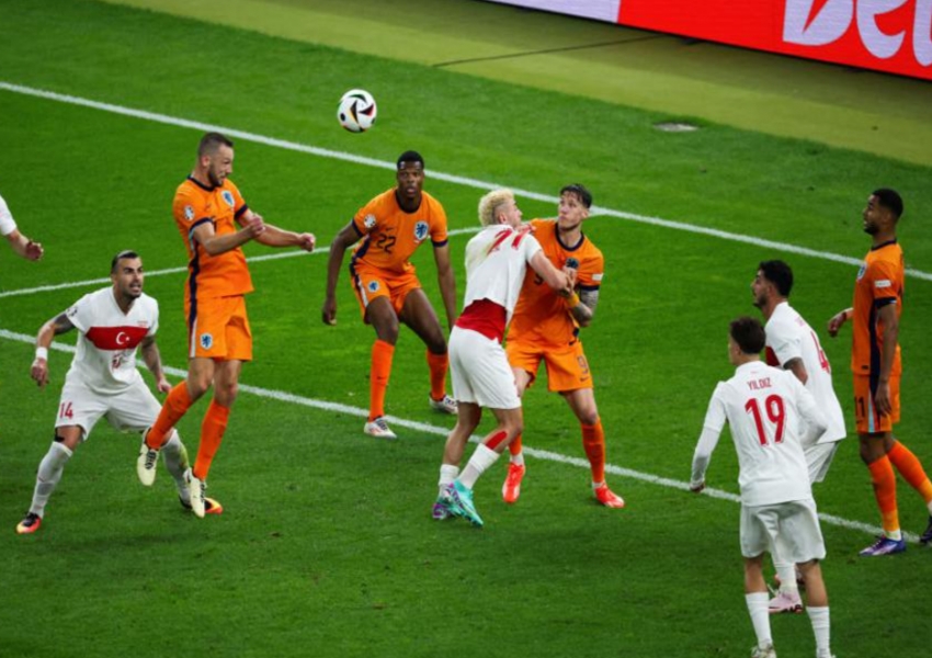 Dutch Winger Draws Praise from Coach and Concerns from England: The Tale of the "Burning Man"-0