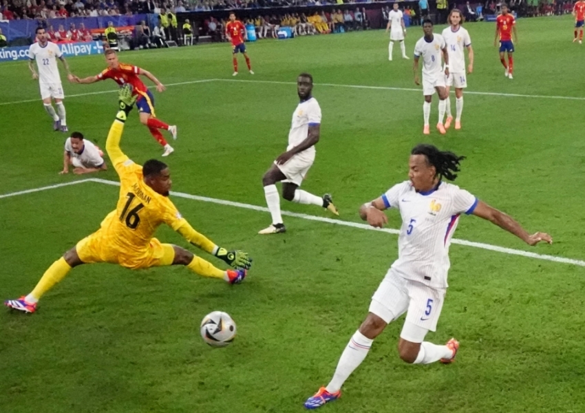 Euro 2024 Final: Spain Nearing Peak Form as England Faces Renewed Pressure-1