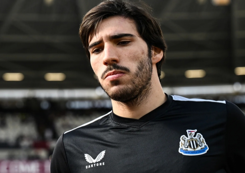 EFL Cup Round 2: Newcastle United Welcome Back Midfield Star, West Ham United Hope for Impact from Top New Signings-0