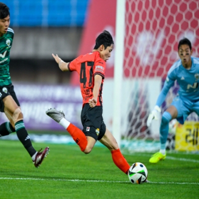 K League Round 26: How Will Gangwon's Rising Star Handle the Pressure? Jeonbuk Must Seize Home Opportunity