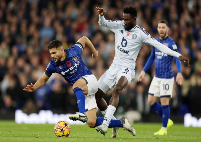 Premier League Round 11: Chelsea Seeks First Victory over Arsenal in Three Years, Manchester United Hopes to Bid Van Nistelrooy Farewell with a Win-2