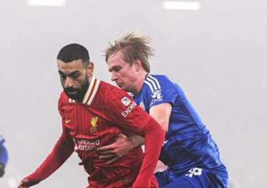 Premier League Landscape: Manchester United Trails by 20 Points, Surprise Package in Third, van Nistelrooy's Leicester Hits Rock Bottom-1