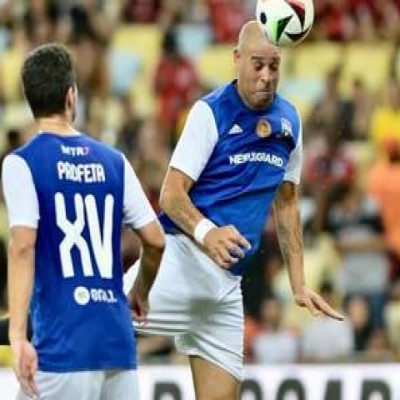 Ronaldo Supports, 4-3 Farewell! 42-Year-Old Adriano Cries Like a Baby: AI Synthesized Message from Late Father