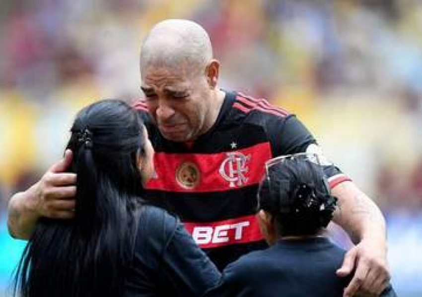 Ronaldo Supports, 4-3 Farewell! 42-Year-Old Adriano Cries Like a Baby: AI Synthesized Message from Late Father-2