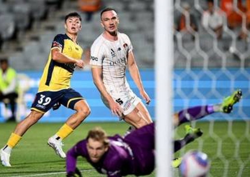 A-League Round 12: Can Brisbane Roar Bounce Back? Western United’s Tactical Evolution Shines-0