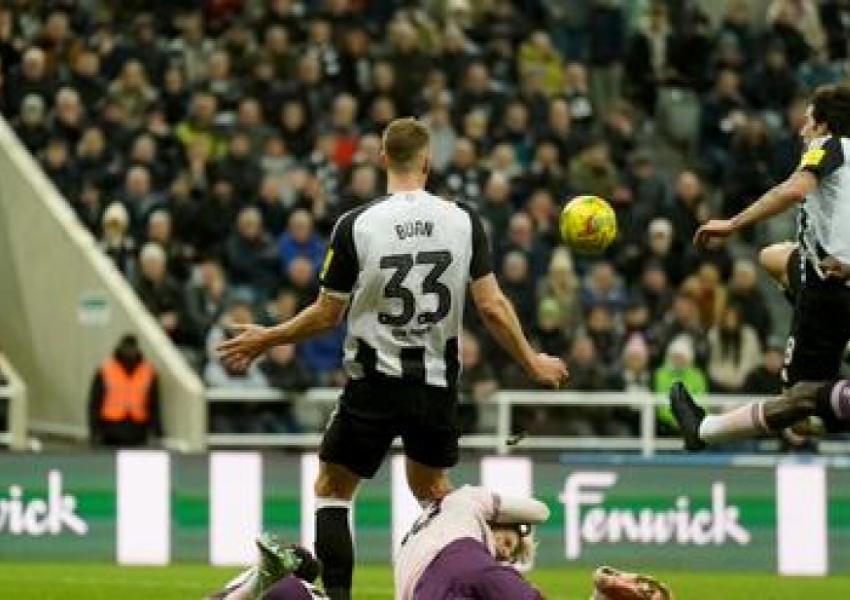 Carabao Cup Semifinals First Leg: Arsenal Faces Fearsome Magpies, Liverpool in Dual Turmoil-1