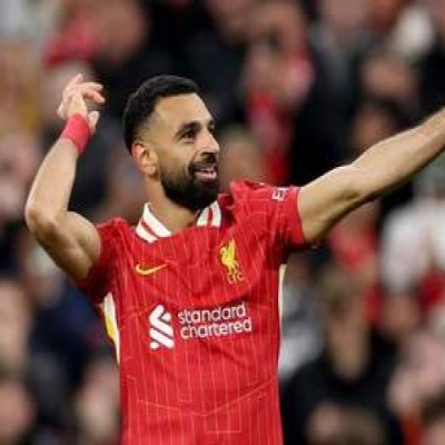 Premier League’s €1.8 Billion Showdown: Manchester United on the Brink of Historic Shame While Liverpool Eyes the Title