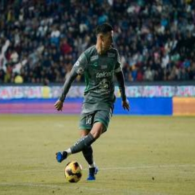 James Rodríguez Targeted: Brutal High Kick Leaves Fans Outraged in Mexico