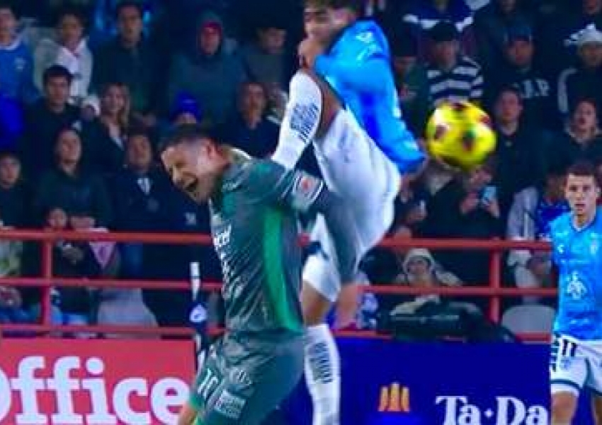 James Rodríguez Targeted: Brutal High Kick Leaves Fans Outraged in Mexico-1