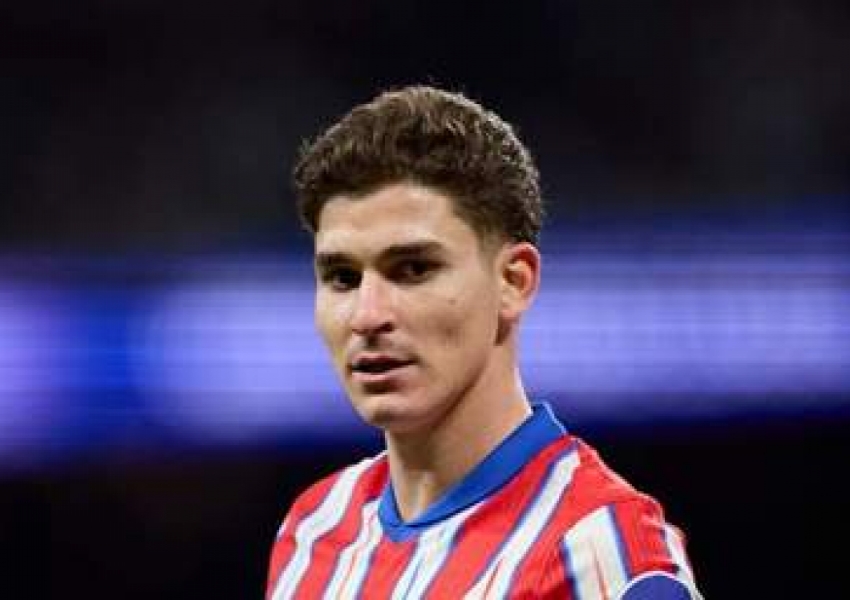 Champions League Drama: Rare Penalty Violation! VAR’s Eagle Eye Turns 60,000 Cheers to Silence-1