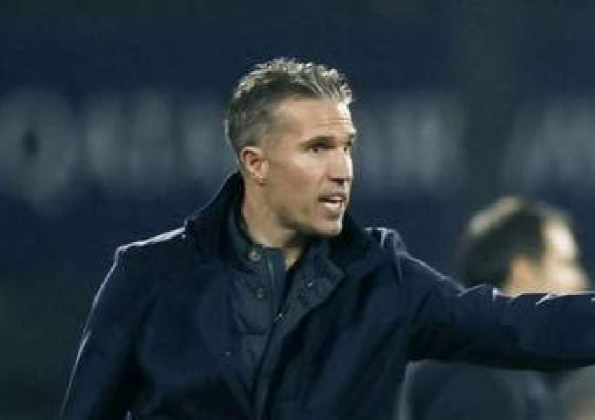 Champions League Heartbreak for Feyenoord: Van Persie Furious Over Controversial Penalty as Inter Advances-0