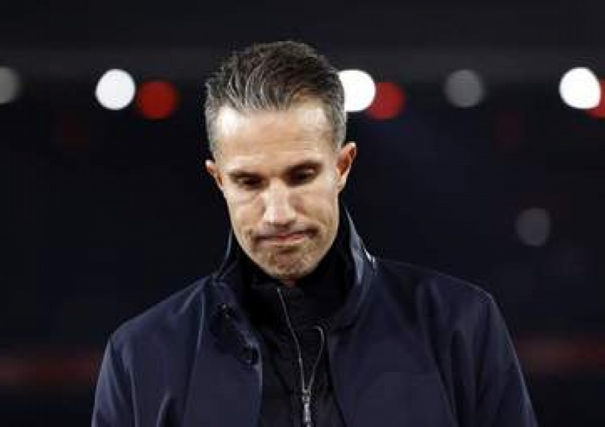 Silver-Haired Van Persie Makes Champions League Debut as Feyenoord Boss: Chasing First Goal and First Victory-0