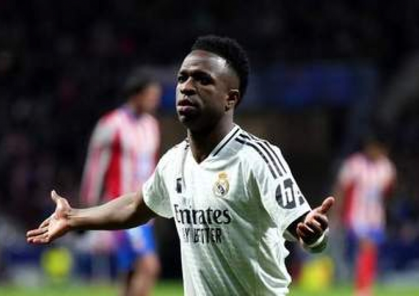 Vinícius Jr. Misses Crucial Penalty as Atlético Fans Erupt – Bellingham Offers Consolation in Madrid Derby Thriller-2