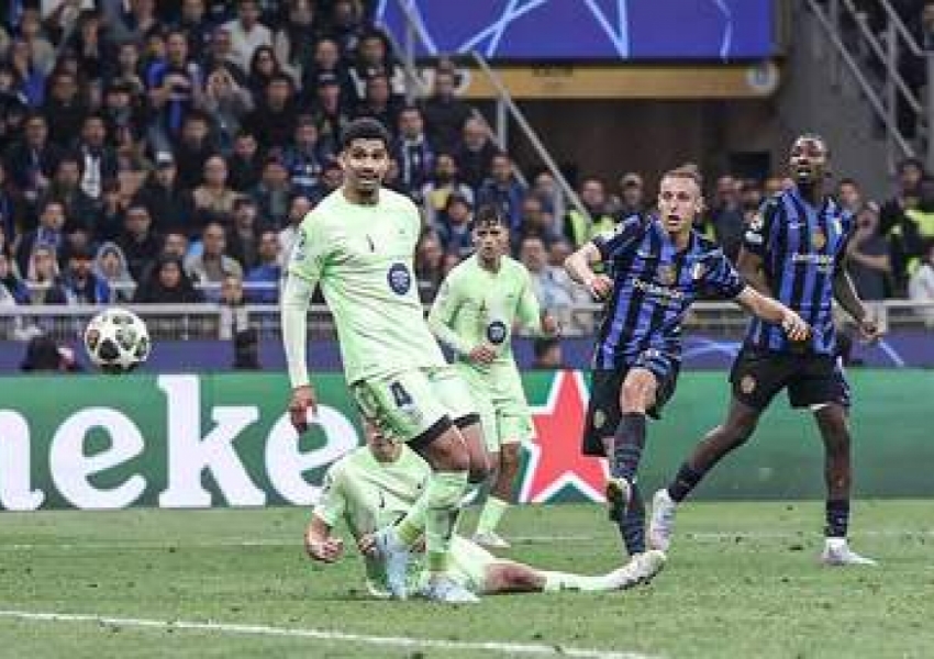 Barcelona Crash Out of Champions League in Heartbreak as Ronald Araújo Draws Fans' Ire After Another Collapse-2