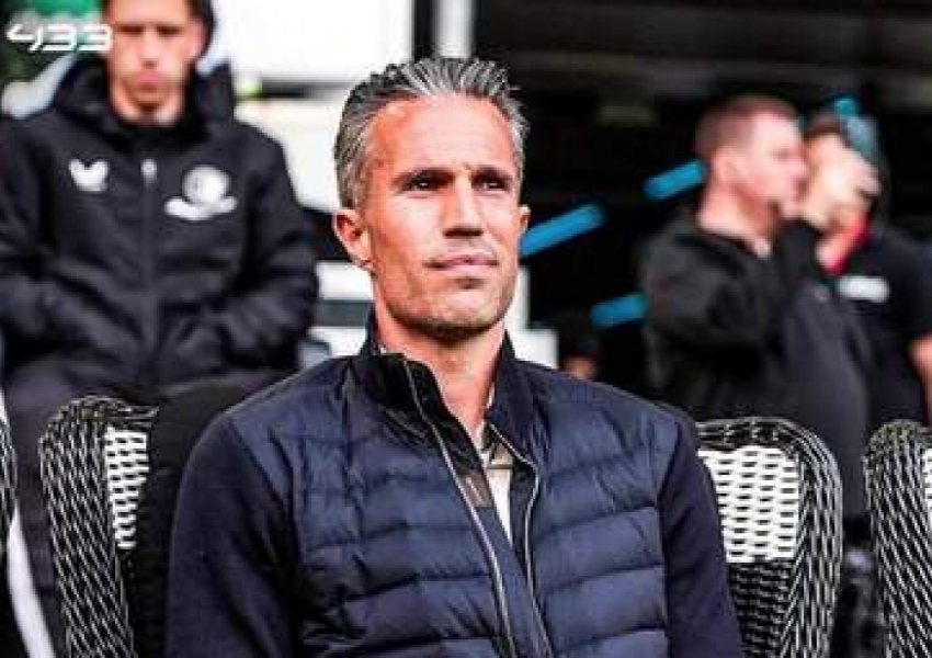Robin van Persie's Coaching Revolution: 41-Year-Old Shatters 56-Year Record in Fiery Feyenoord Resurgence-2