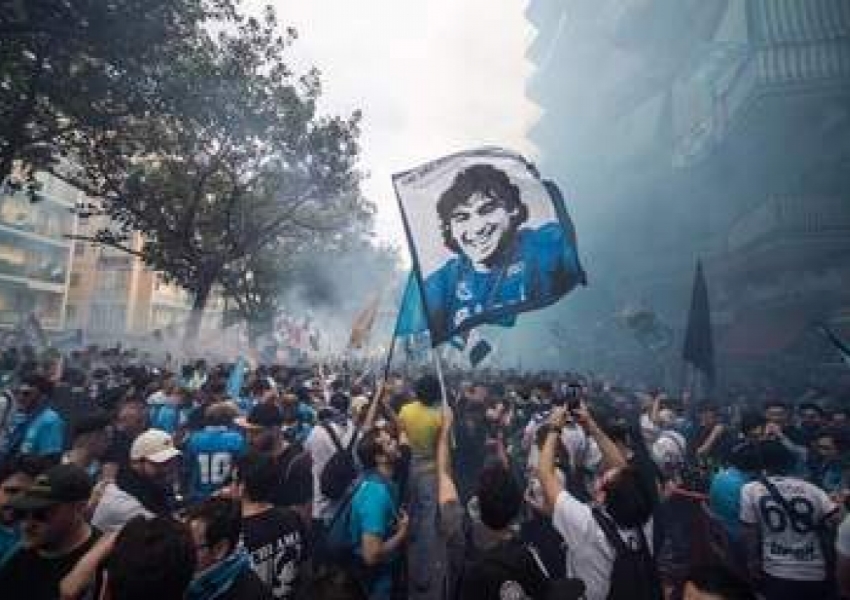 Serie A Title Celebration Turns Chaotic: 39 Injured, 10 Robberies, and Historic Monument Damaged in Napoli-2