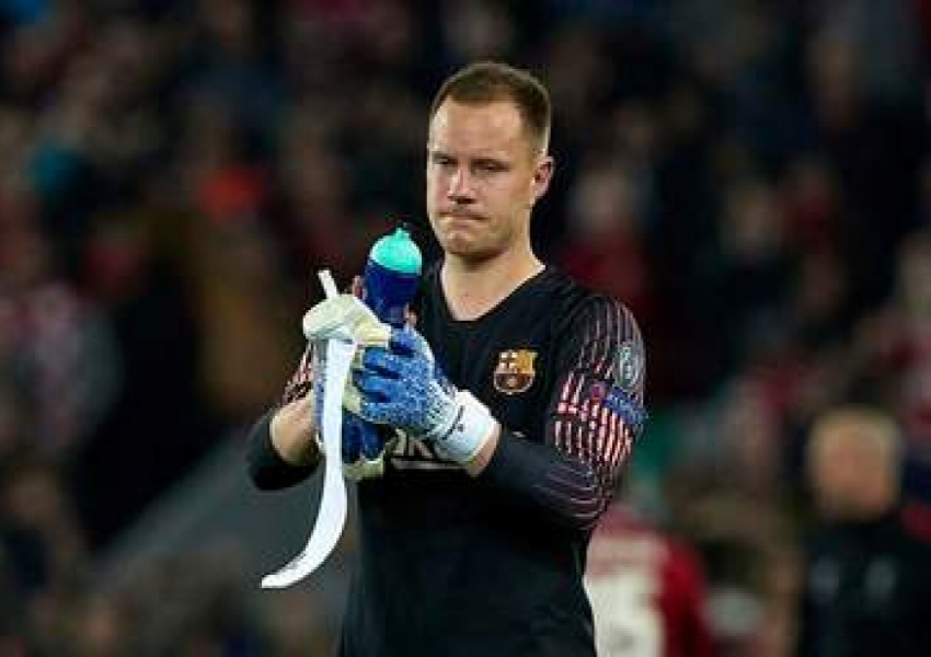 Ter Stegen's Future in Doubt as Barcelona Plans Goalkeeping Overhaul-0