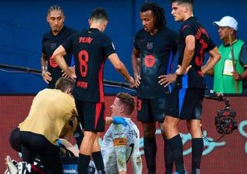 Ter Stegen's Future in Doubt as Barcelona Plans Goalkeeping Overhaul-1