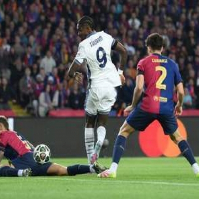 UEFA Champions League: A 38-Minute Thrill Ride – 4 Goals, 2 Stunning Worldies, and Yamal's Solo Brilliance