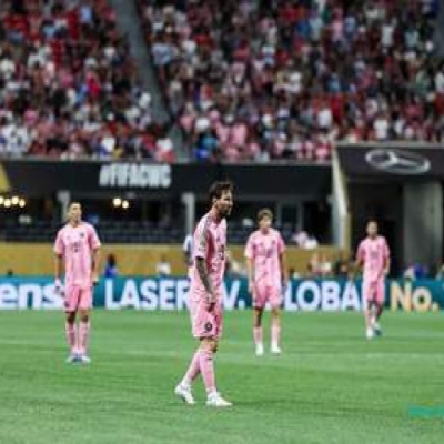 Tribute to the King! Messi Creates a Miracle: One Free Kick Sparks Club World Cup Upset, One More Point to Qualify